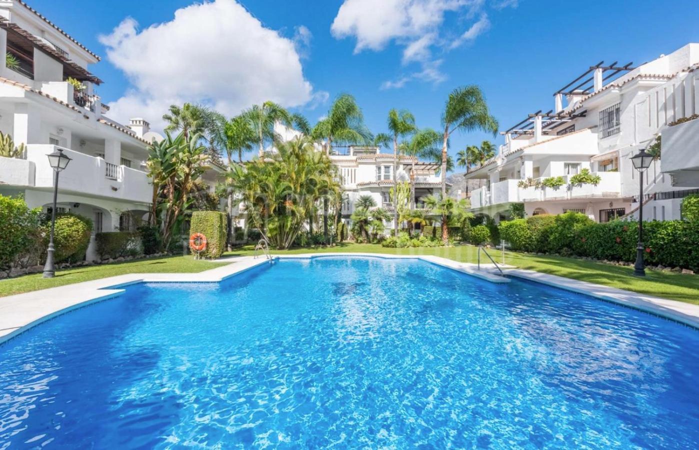 4 Bed House With Pool Walk To Puerto Banus Fast Internet Βίλα Μαρμπέλλα Εξωτερικό φωτογραφία