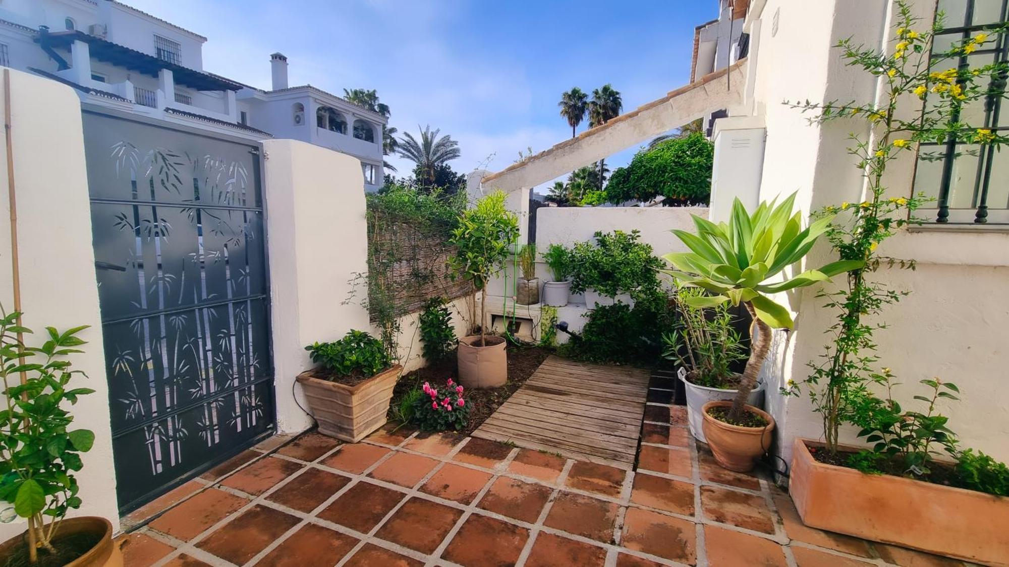 4 Bed House With Pool Walk To Puerto Banus Fast Internet Βίλα Μαρμπέλλα Εξωτερικό φωτογραφία