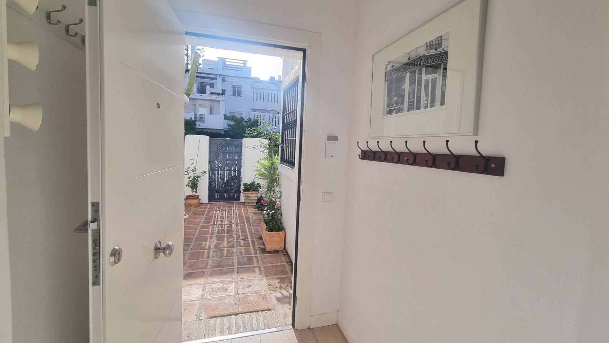 4 Bed House With Pool Walk To Puerto Banus Fast Internet Βίλα Μαρμπέλλα Εξωτερικό φωτογραφία